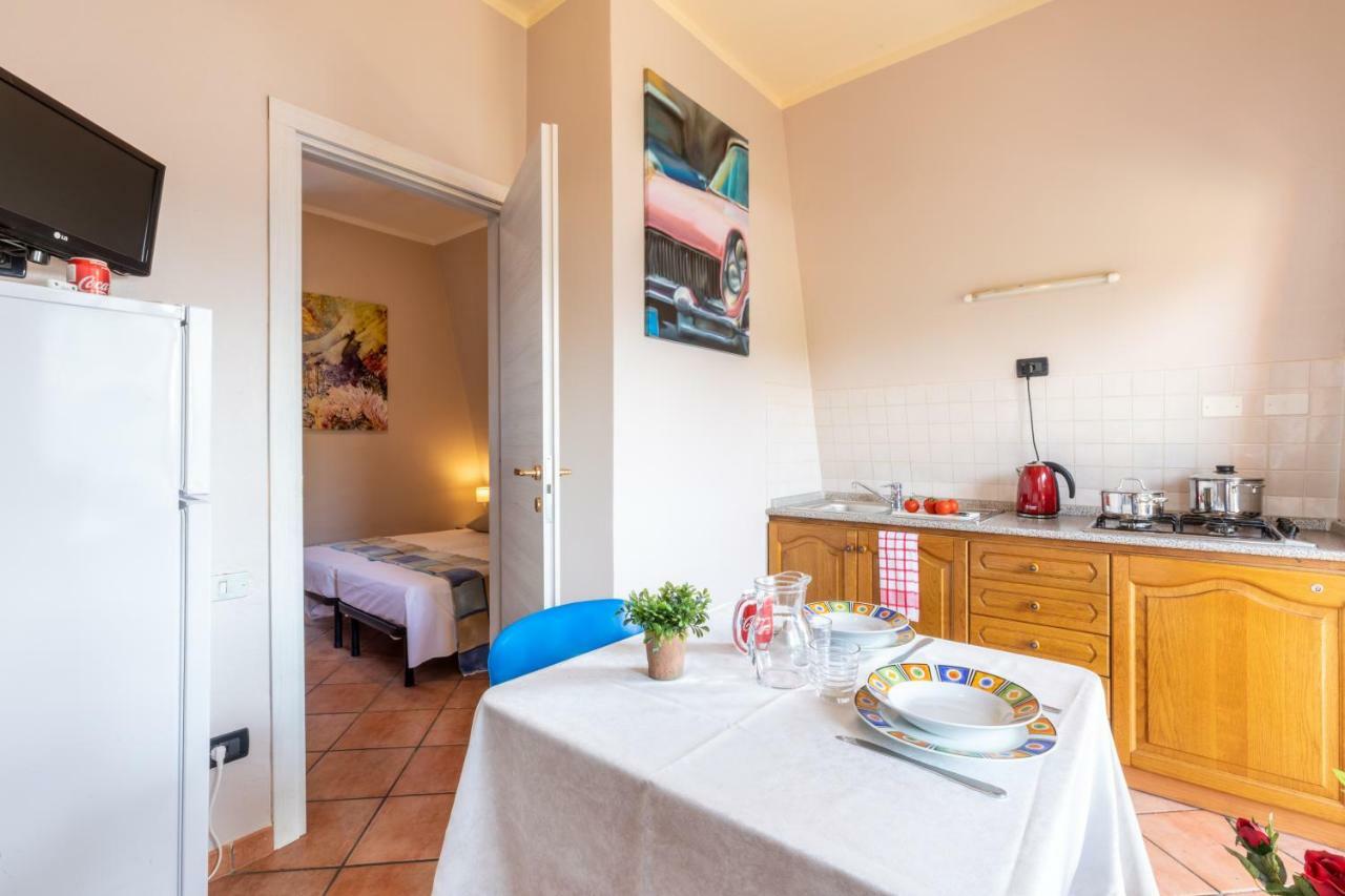 Borgo Blu Poggio Aparthotel Lazise Exterior photo